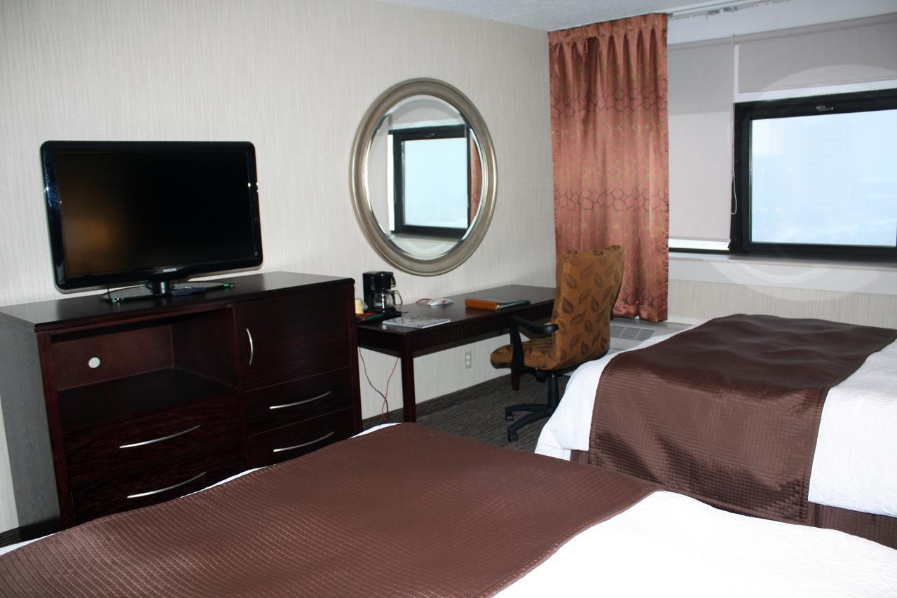 Ramada By Wyndham Buffalo Downtown Номер фото