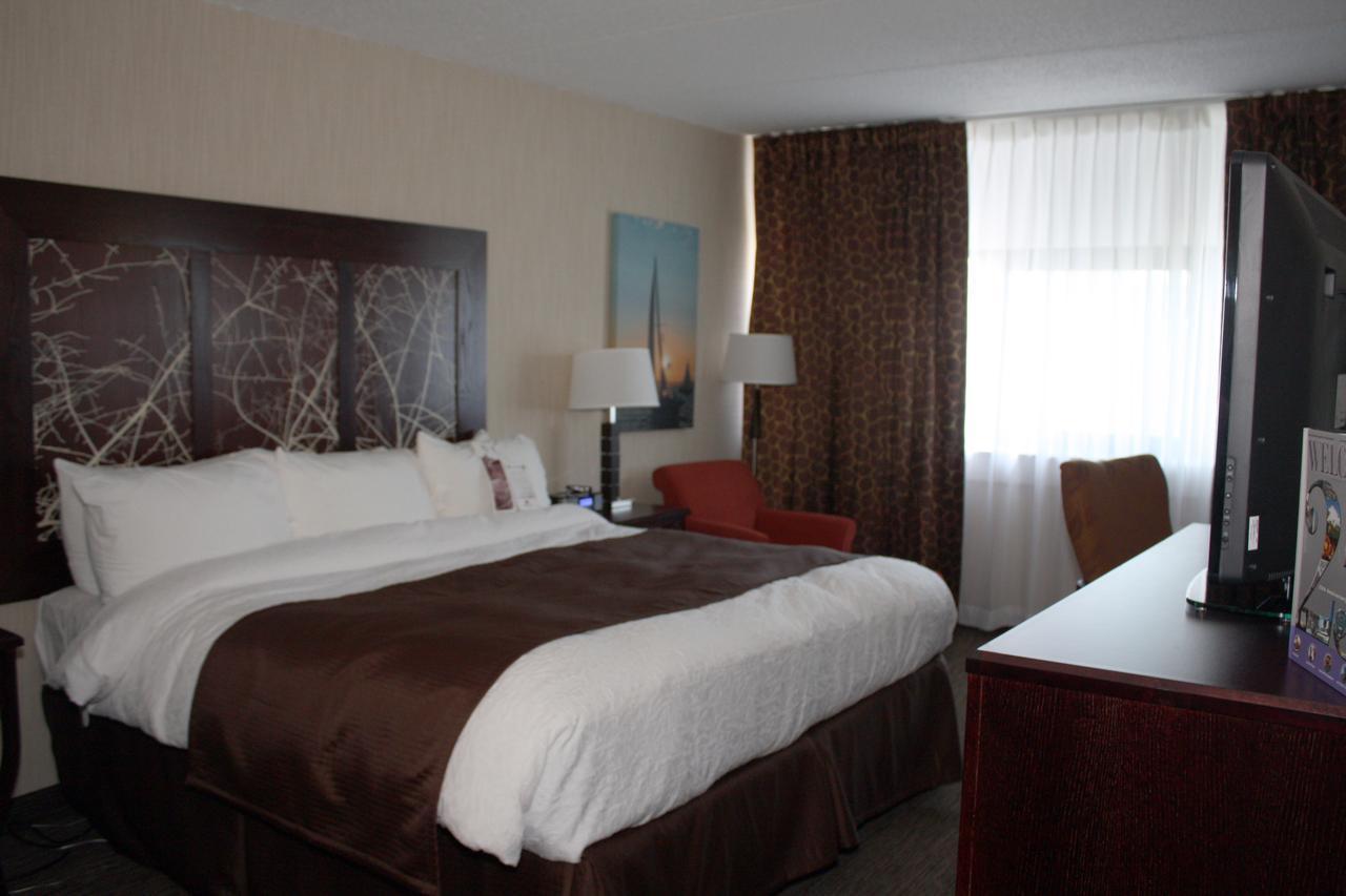 Ramada By Wyndham Buffalo Downtown Екстер'єр фото