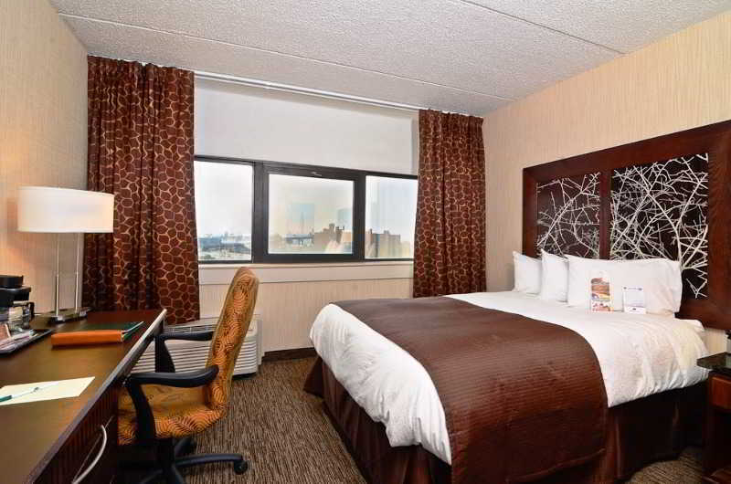 Ramada By Wyndham Buffalo Downtown Екстер'єр фото