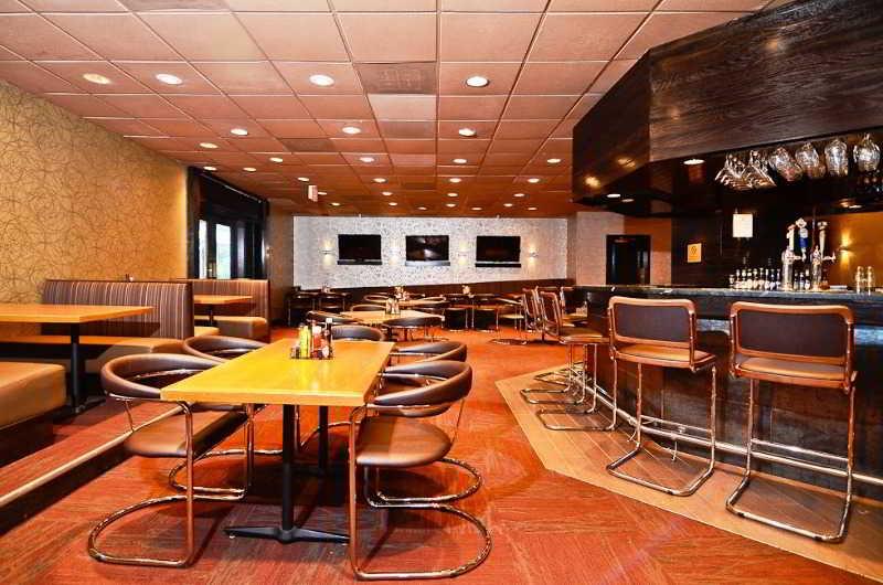 Ramada By Wyndham Buffalo Downtown Екстер'єр фото