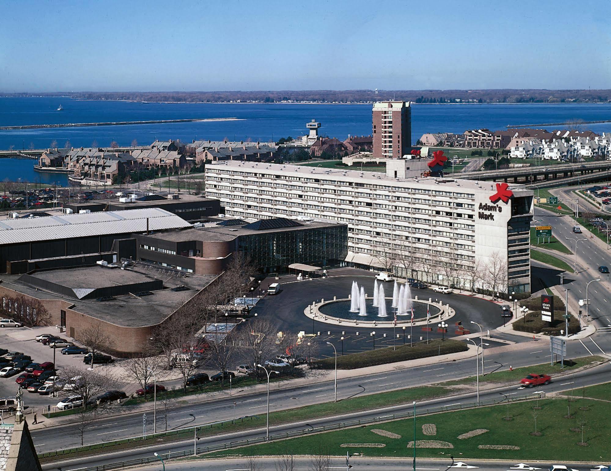 Ramada By Wyndham Buffalo Downtown Екстер'єр фото