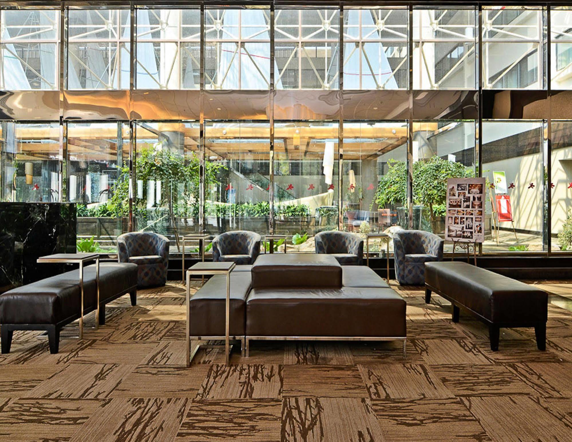 Ramada By Wyndham Buffalo Downtown Екстер'єр фото