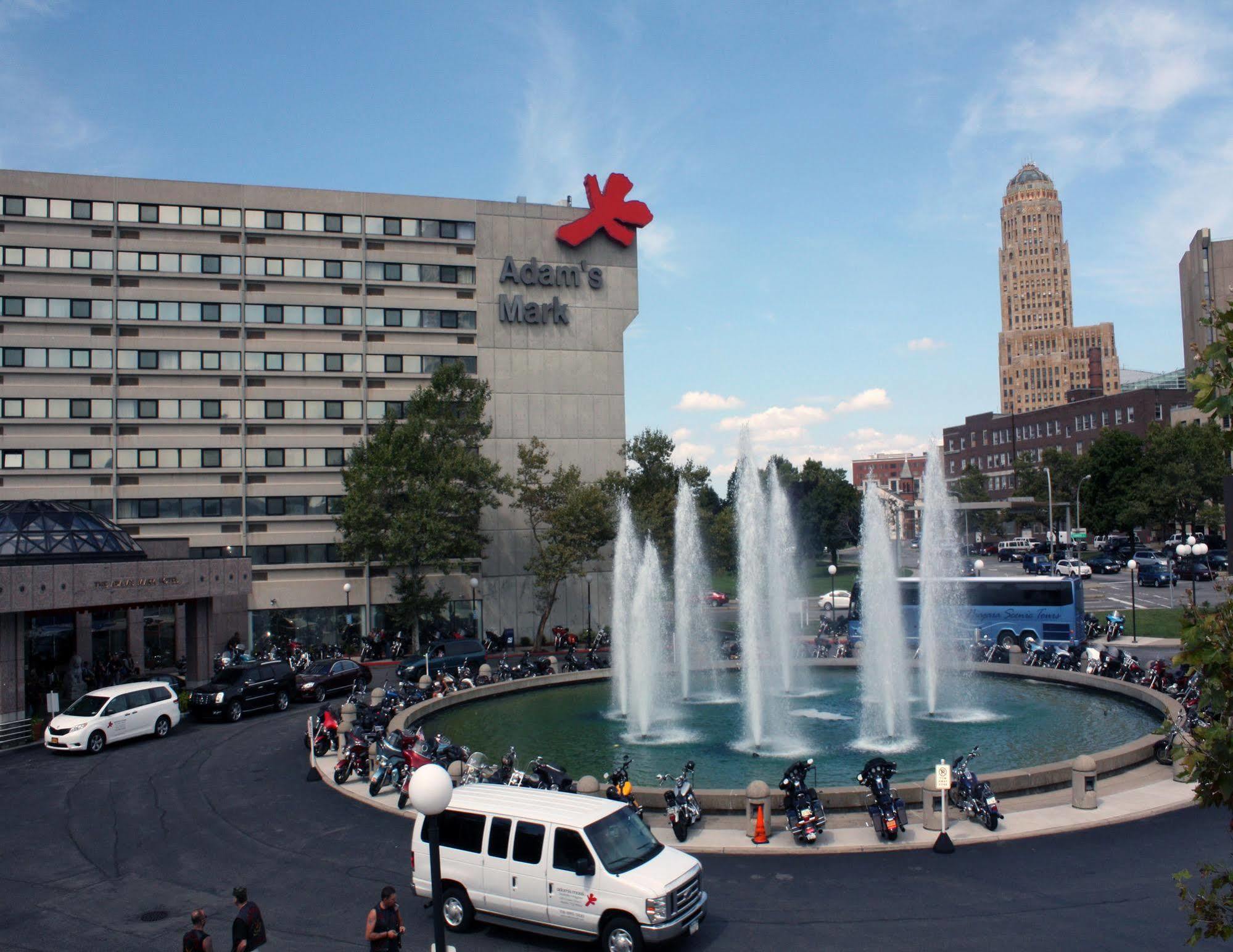 Ramada By Wyndham Buffalo Downtown Екстер'єр фото