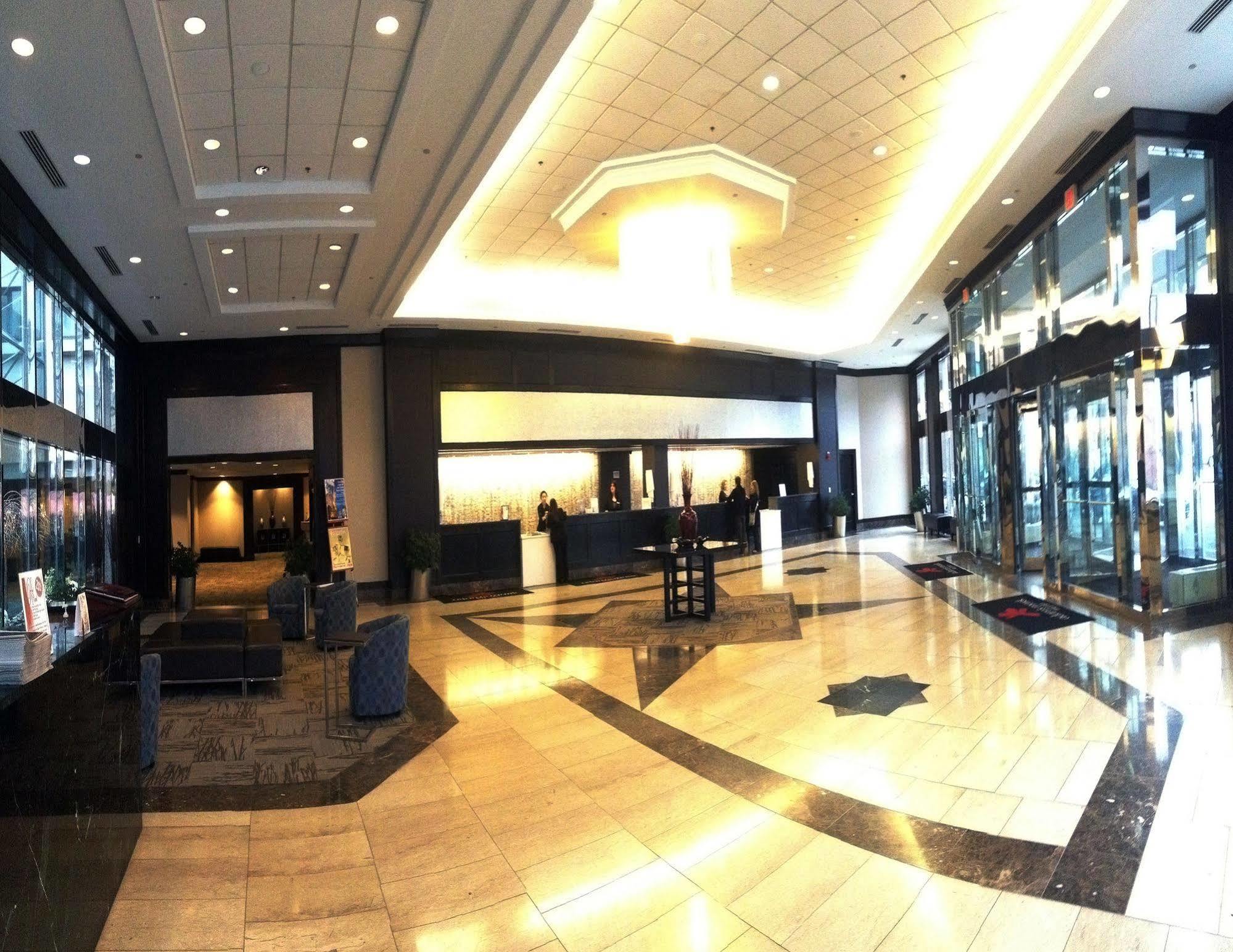 Ramada By Wyndham Buffalo Downtown Екстер'єр фото