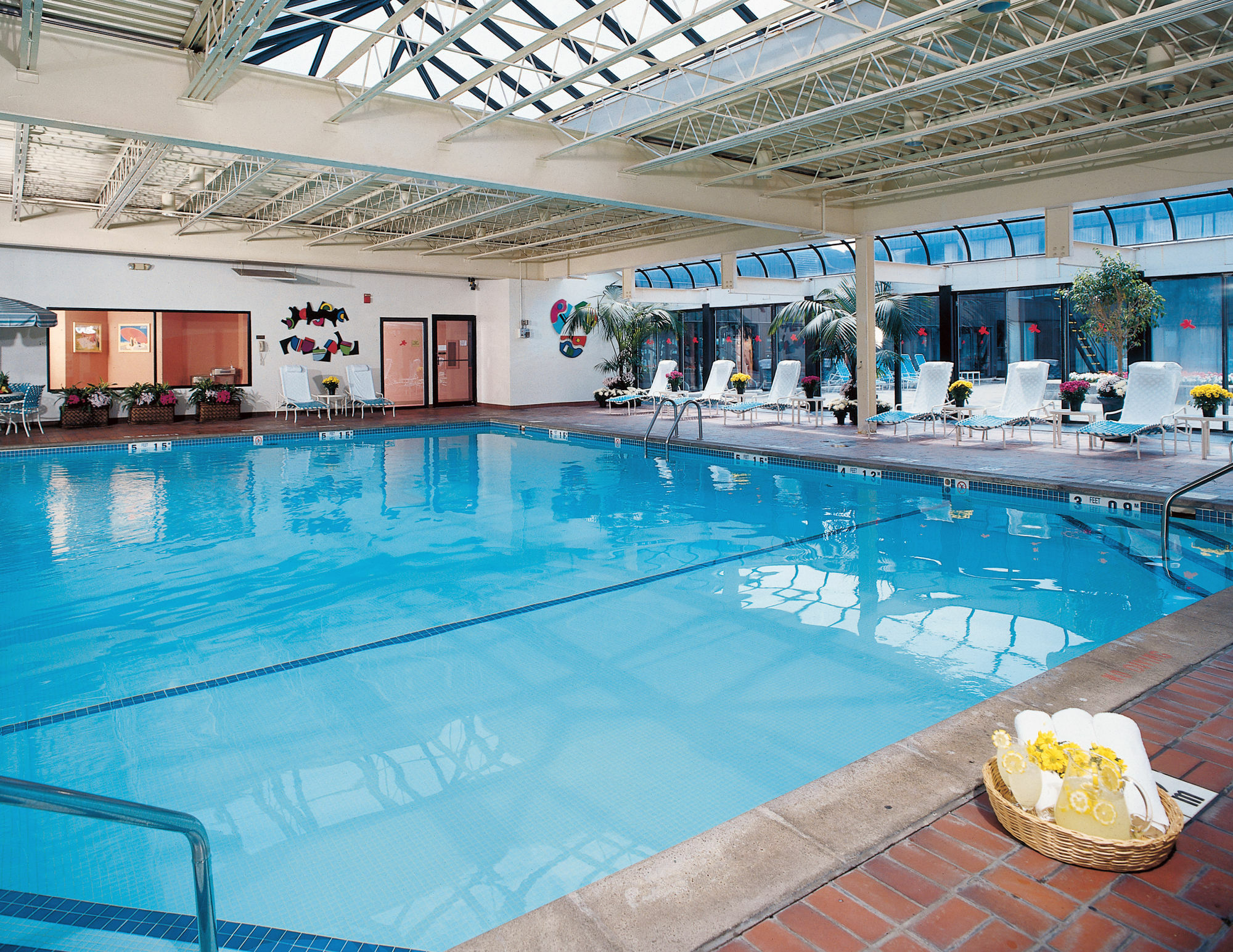 Ramada By Wyndham Buffalo Downtown Екстер'єр фото